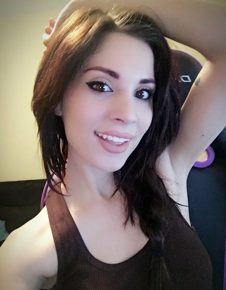 MelonieMac xxx star photos