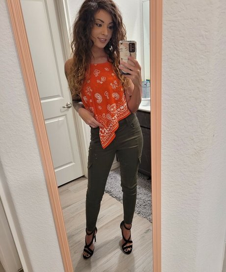 MelonieMac model hot archive