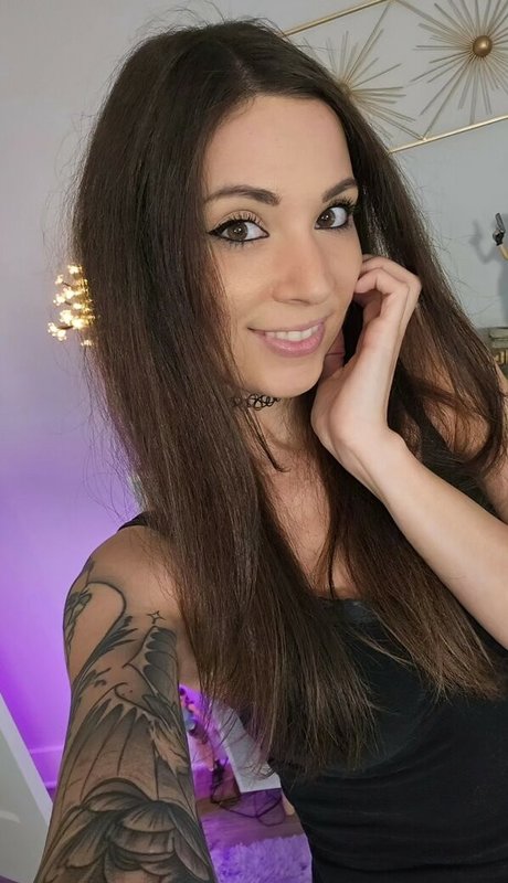 MelonieMac star sexy images