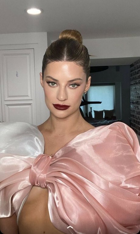 Hannah Stocking model sex archive