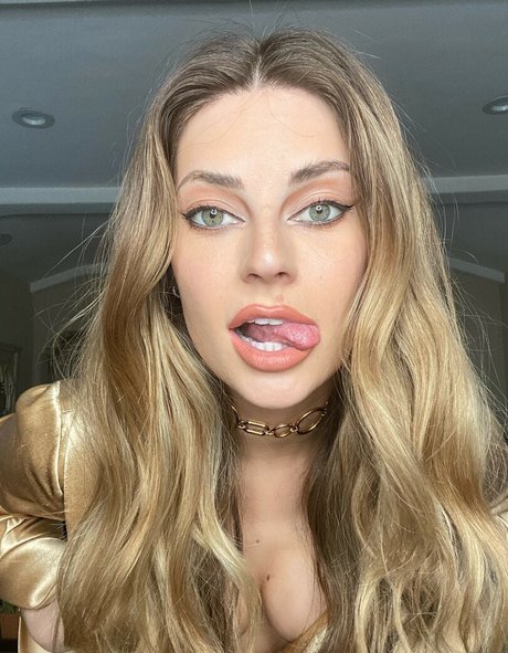 Hannah Stocking pornstar sex gallery