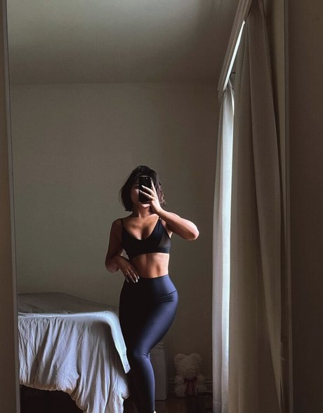 Julia Kelly nude pornstar pics