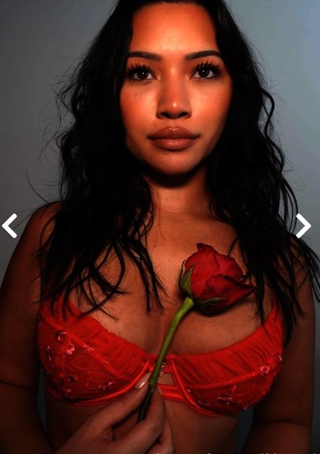 Julia Kelly hot star pictures