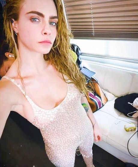 Cara Delevingne pornographic star photos