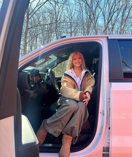 Loren Gray naked star gallery