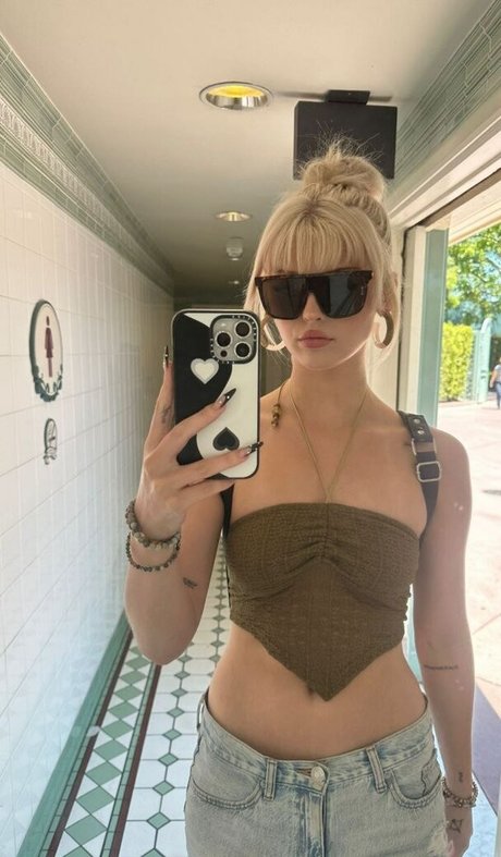 Loren Gray erotic pornstar galleries