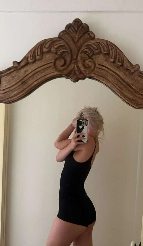 Loren Gray beautiful model gallery