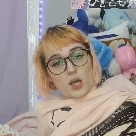 Claire Tennebrarum star pretty photo