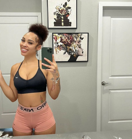 Theyluvnilla beautiful pornstar pic