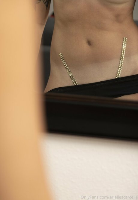 ariellescarcella erotic actress pics