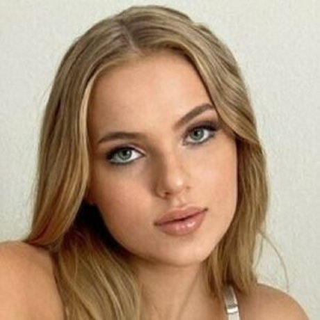 Katelyn Marelie exclusive pornstar galleries