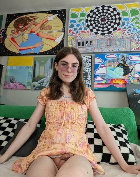 Nayomo pretty actress gallery