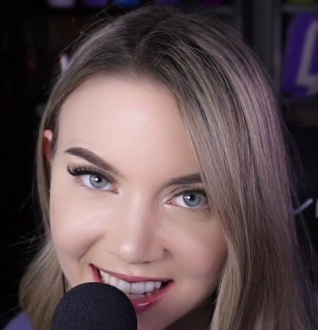 Dizzykitten porn star gallery