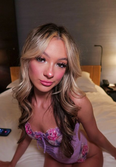 Milanmirabellaa pornstar naked pic