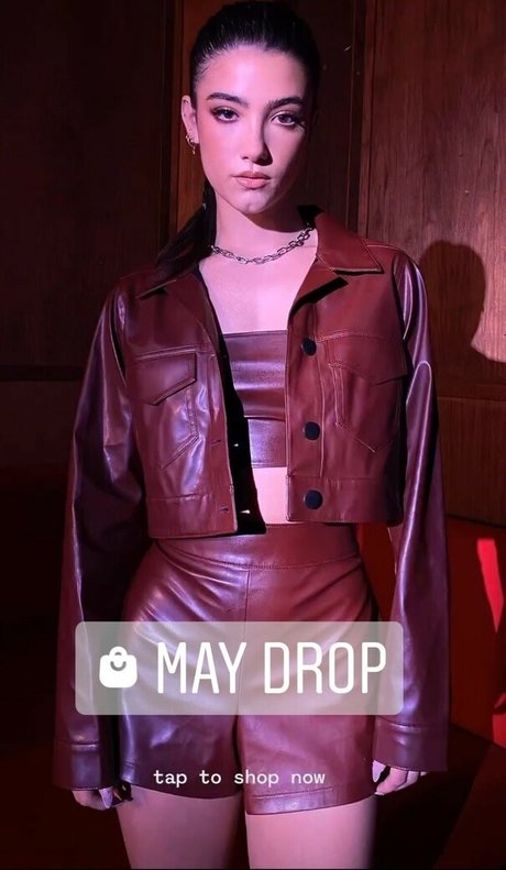 Charli D Amelio erotic star pic