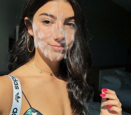 Charli D Amelio top star image