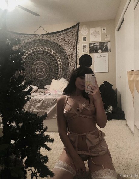 nonsalemwitch model sexy pictures