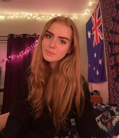 thecaligirl sex model photo