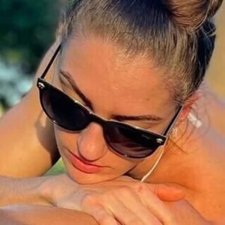 Helena Petra star perfect photo