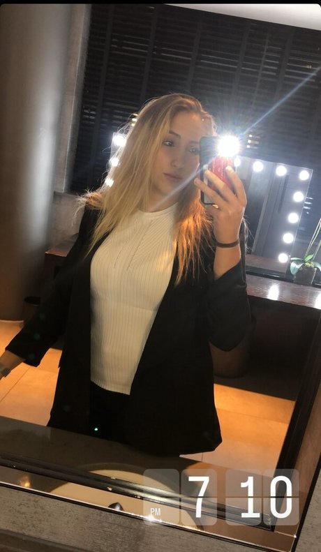 Caitlin Beevers pornstar free photos