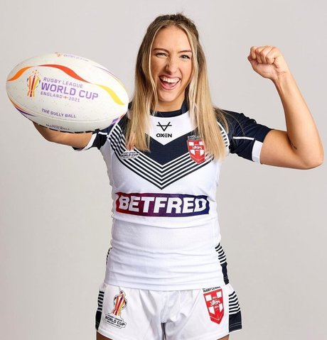 Caitlin Beevers perfect model photo