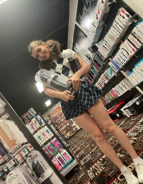 Summertimejames erotic model image