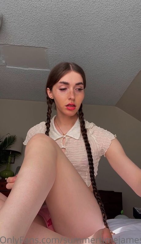 Summertimejames model naked pic