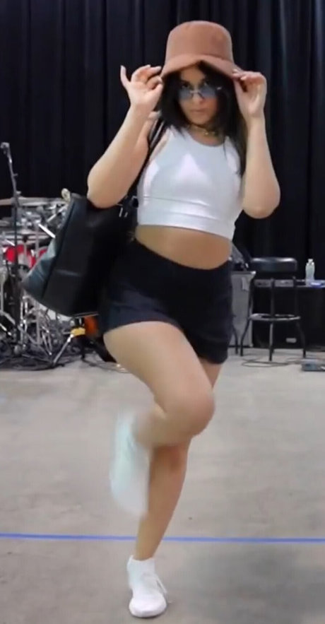 Camila Cabello model free photo