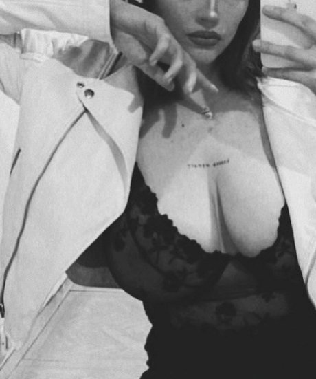 Delfi Peralta model beautiful photo