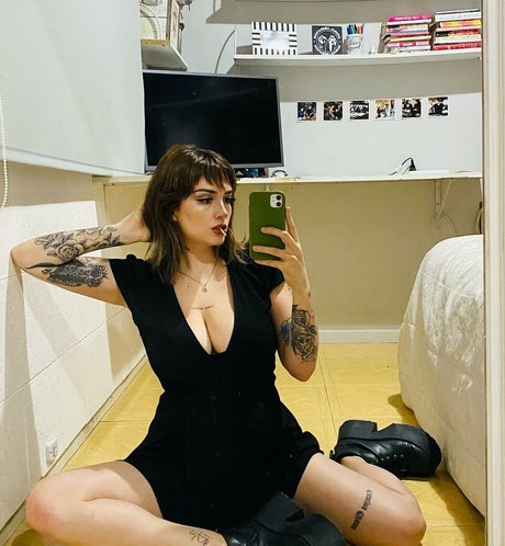 Delfi Peralta model art image