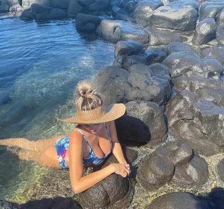 Isabella Abell pornstar erotic images