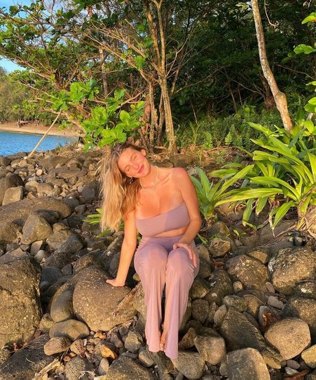 Isabella Abell pornstar hot pics