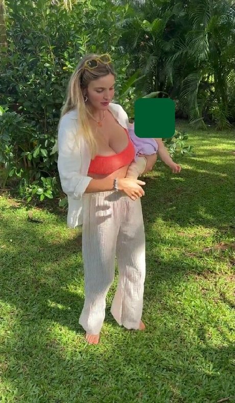 Isabella Abell hot actress pictures