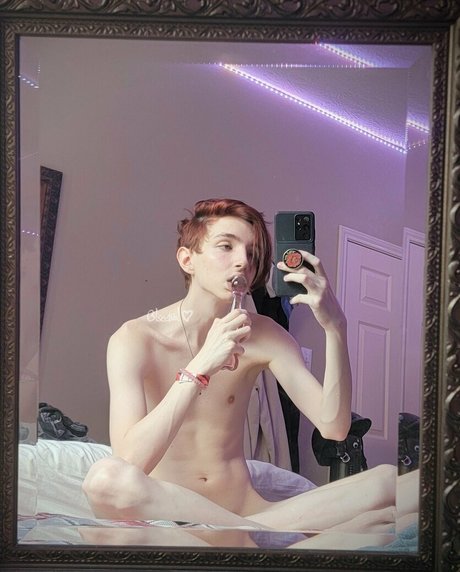 Bisectual top star images