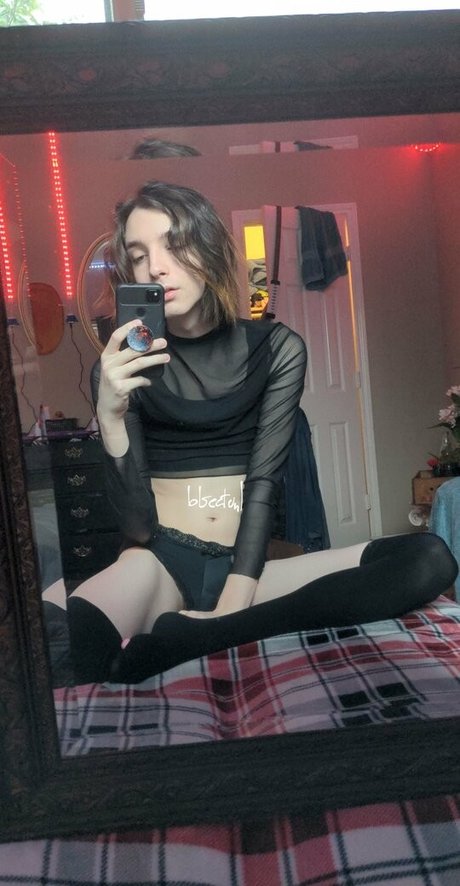 Bisectual model nudes pic