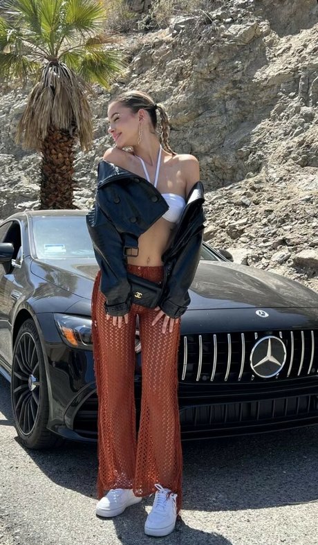 Lea Elui naked star pics