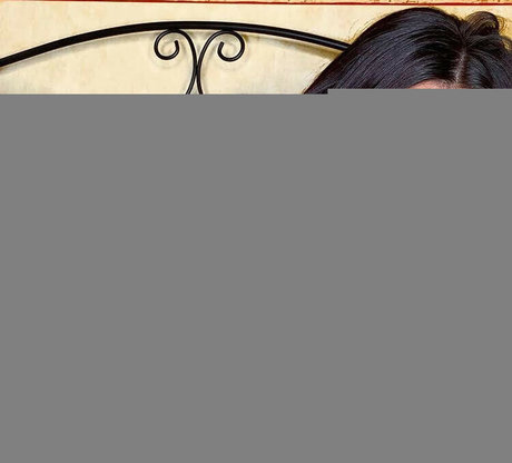 Lea Elui nude actress picture