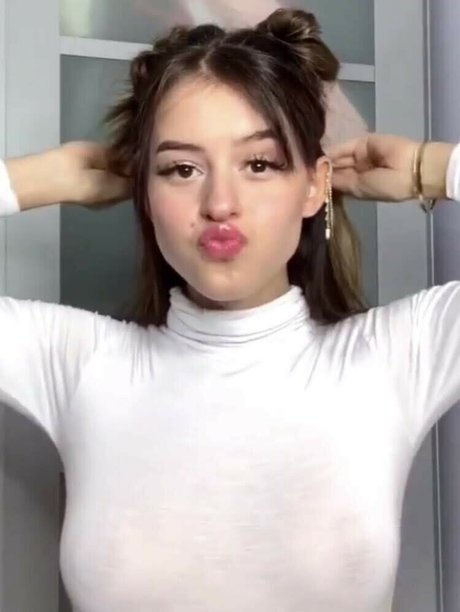 Lea Elui top model image