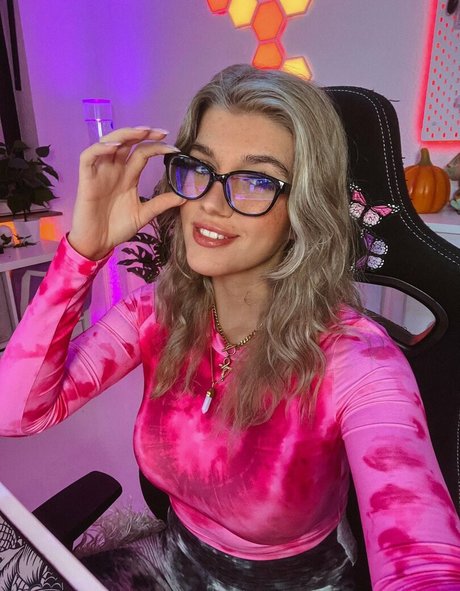 Kunshikitty star perfect image