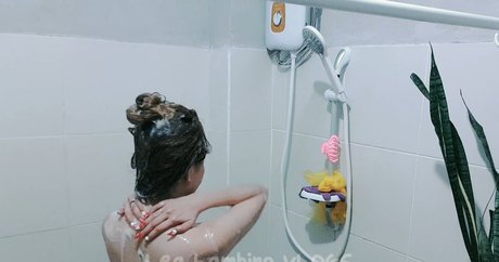 Exhibitionism free model picture