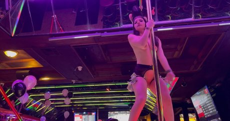 Exhibitionism pretty actress image