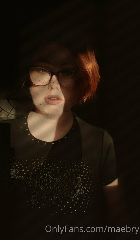maebry pornstar free pics