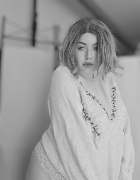 maebry pretty star pics