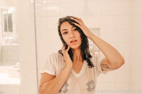 wetkittybri star top photo