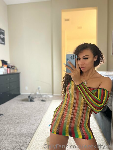 wetkittybri star sexy pictures