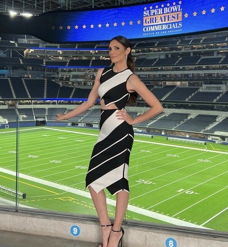 Daniela Ruah model perfect img