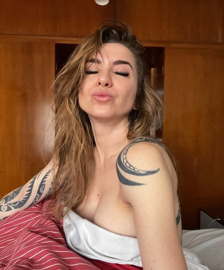 Ingrid Brans pornstar top picture