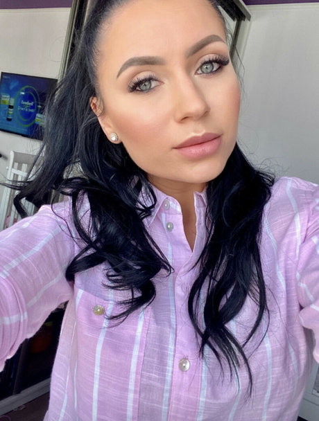 Miagra hot actress galleries