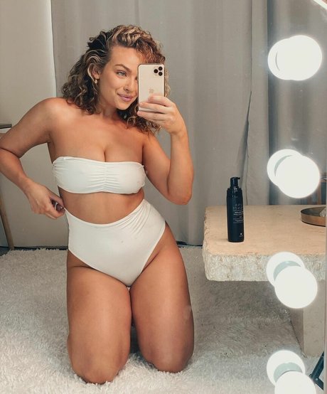 Abbie Chatfield sex pornstar img