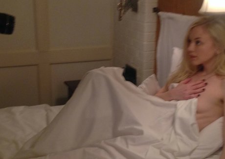 Emily Kinney pretty star pics